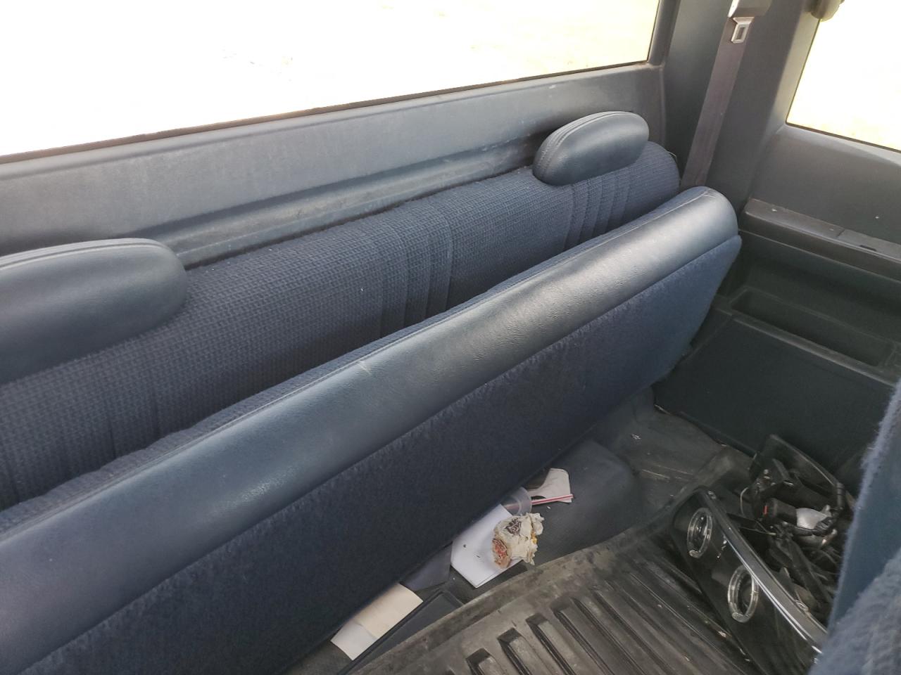 2000 Chevrolet Gmt-400 K2500 VIN: 1GCGK29R2YF428215 Lot: 94247695