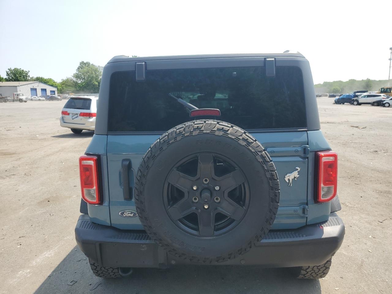 2022 Ford Bronco Base VIN: 1FMDE5BH6NLB00740 Lot: 60418705