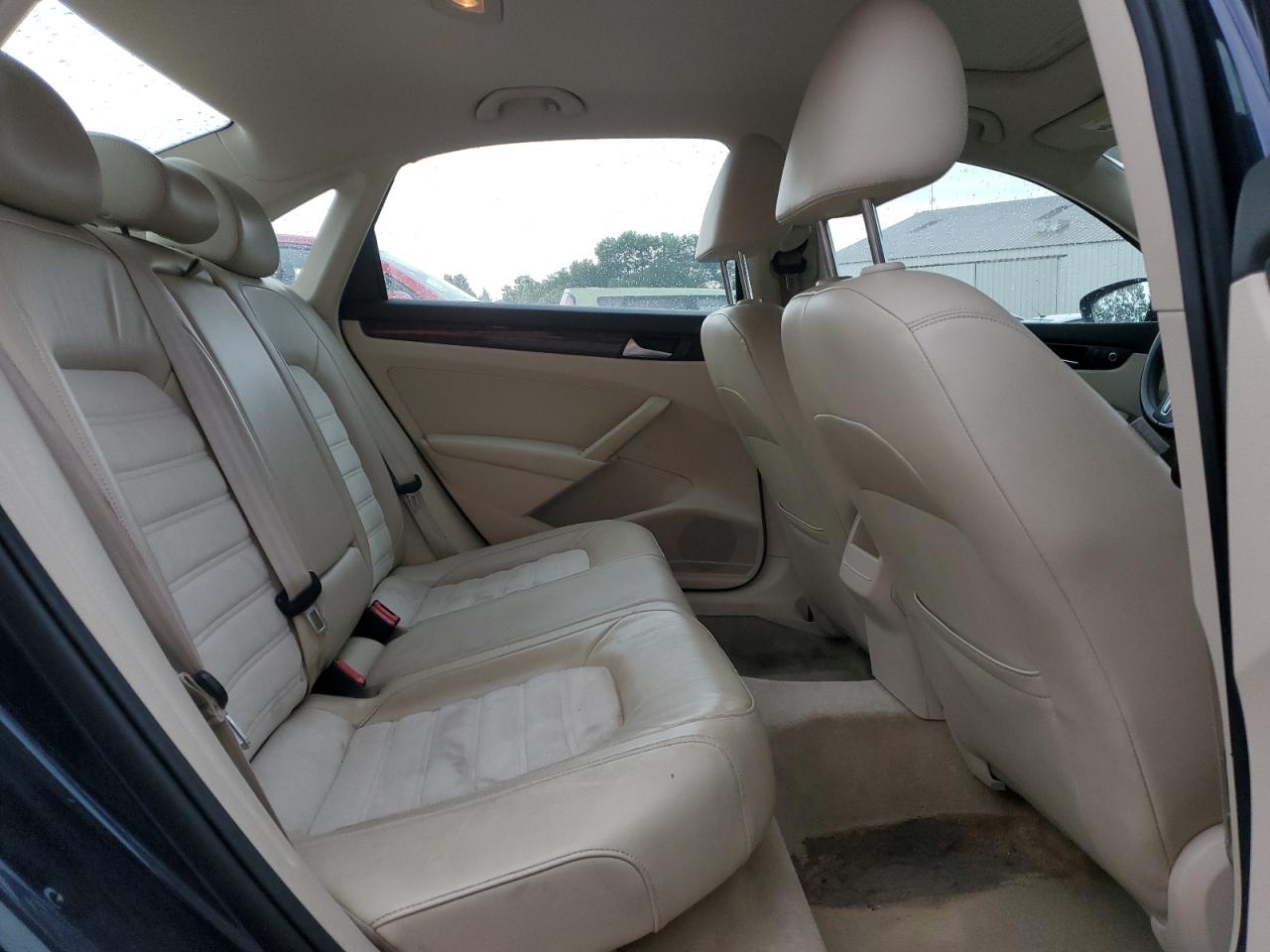 2012 Volkswagen Passat Sel VIN: 1VWCN7A37CC045131 Lot: 62808465