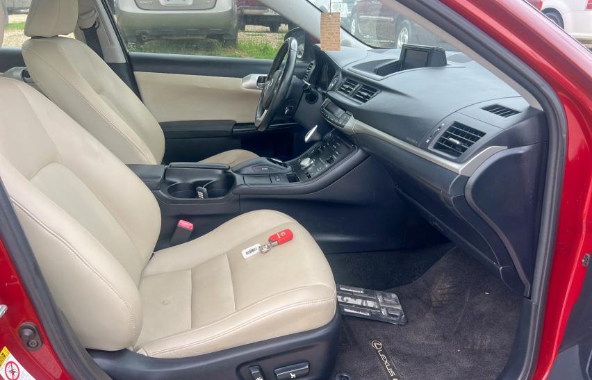 Хэтчбеки LEXUS CT 200 2013 Бордовый