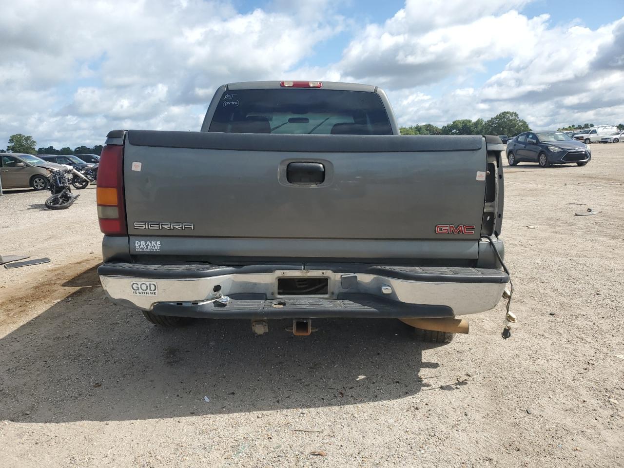 2001 GMC New Sierra C1500 VIN: 2GTEC19V211337003 Lot: 57173605