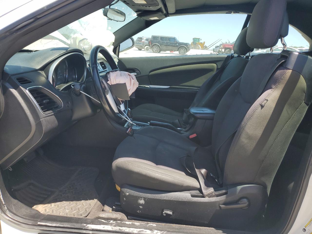 2012 Chrysler 200 Touring VIN: 1C3BCBEB2CN218460 Lot: 61911385
