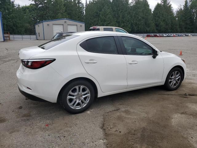 Седани TOYOTA SCION 2016 Білий