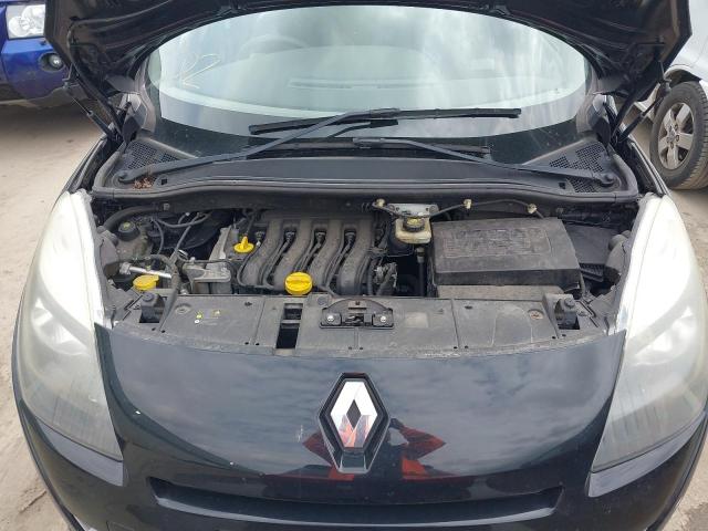 2011 RENAULT GRAND SCEN