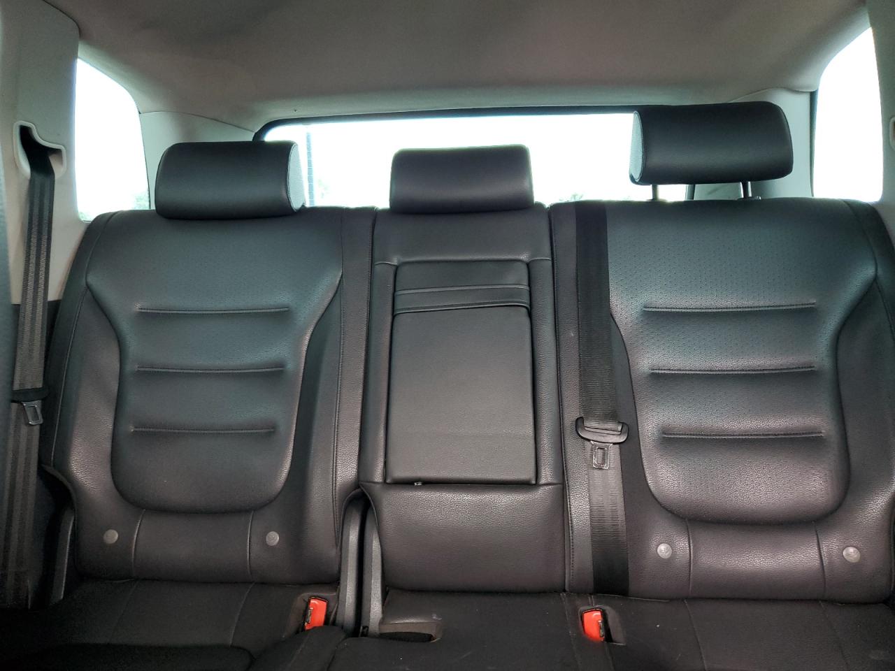 2011 Volkswagen Touareg V6 VIN: WVGFF9BP5BD000137 Lot: 59157195