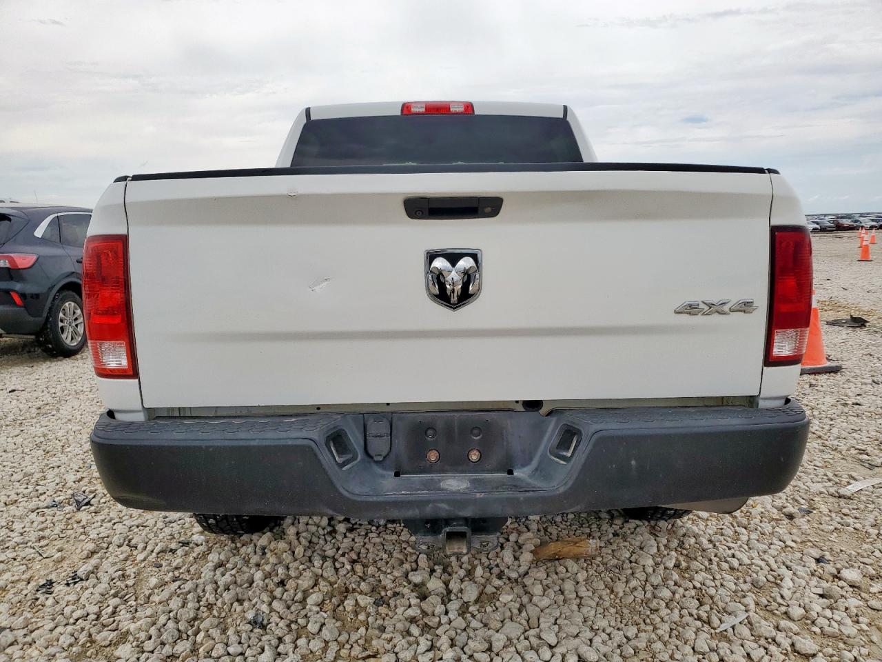 2017 Ram 1500 St VIN: 3C6RR7KTXHG675480 Lot: 60472195