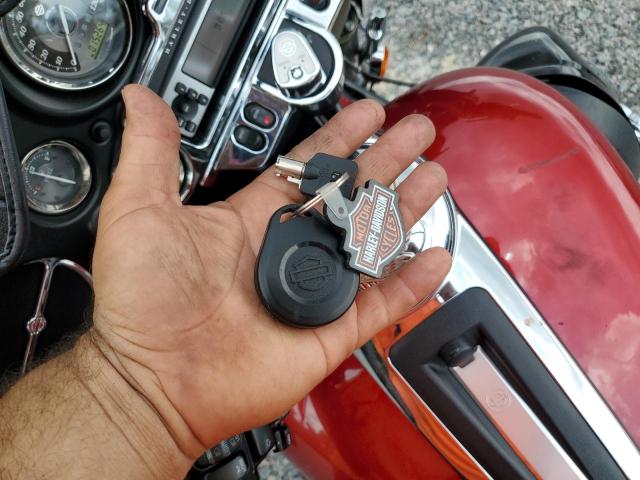 undisplay HARLEY-DAVIDSON FLHTK ELEC 2012 Два тони