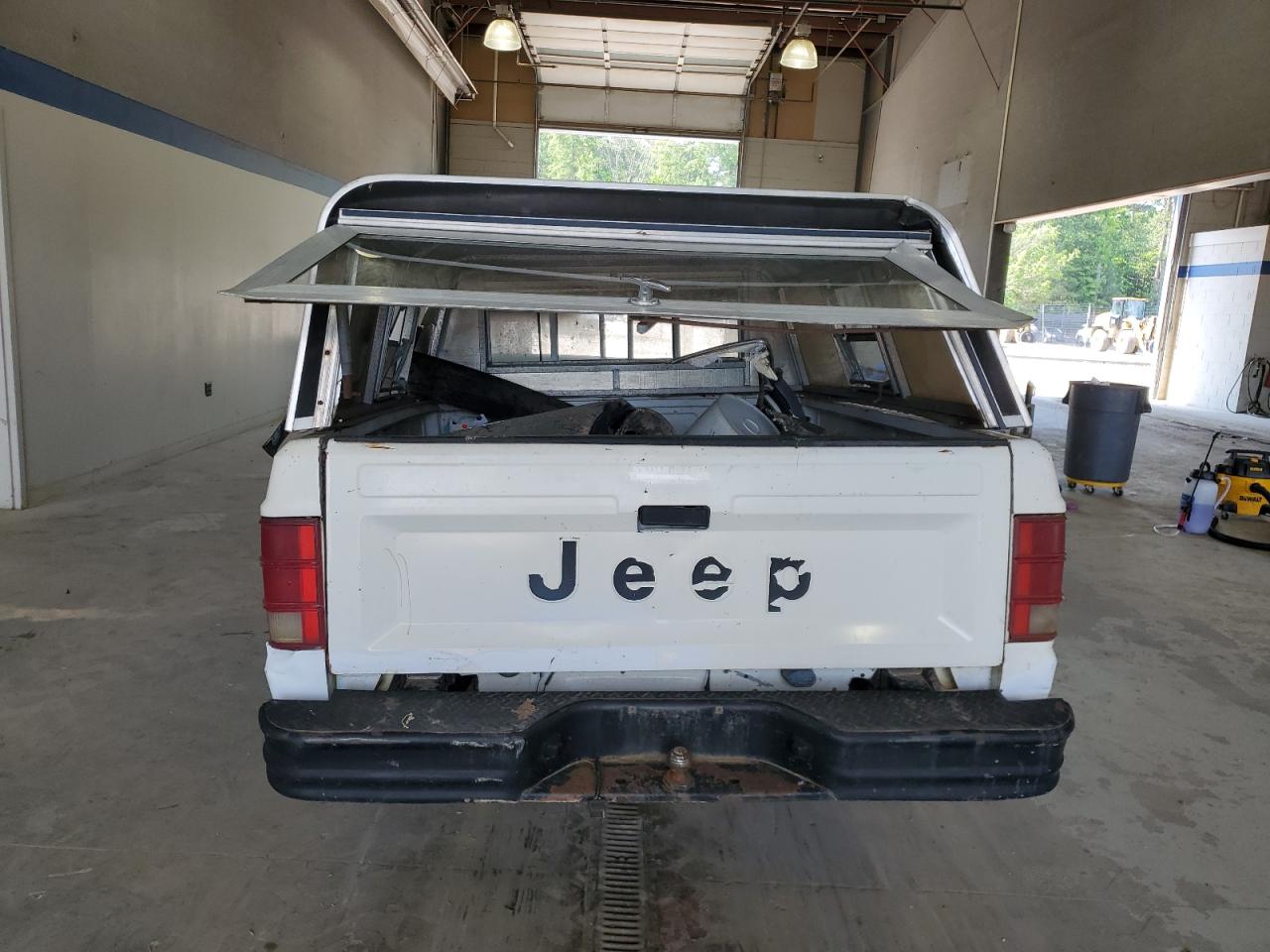 1987 Jeep Comanche VIN: 1JTHS6411HT134009 Lot: 60036545