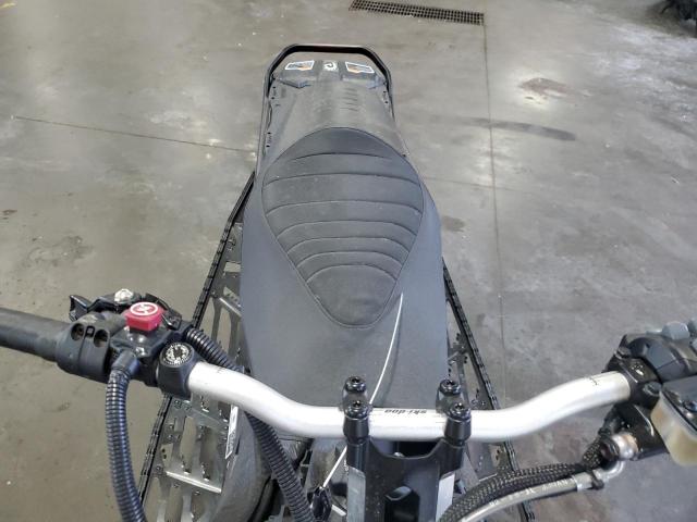 2021 SKIDOO RENEGADE  