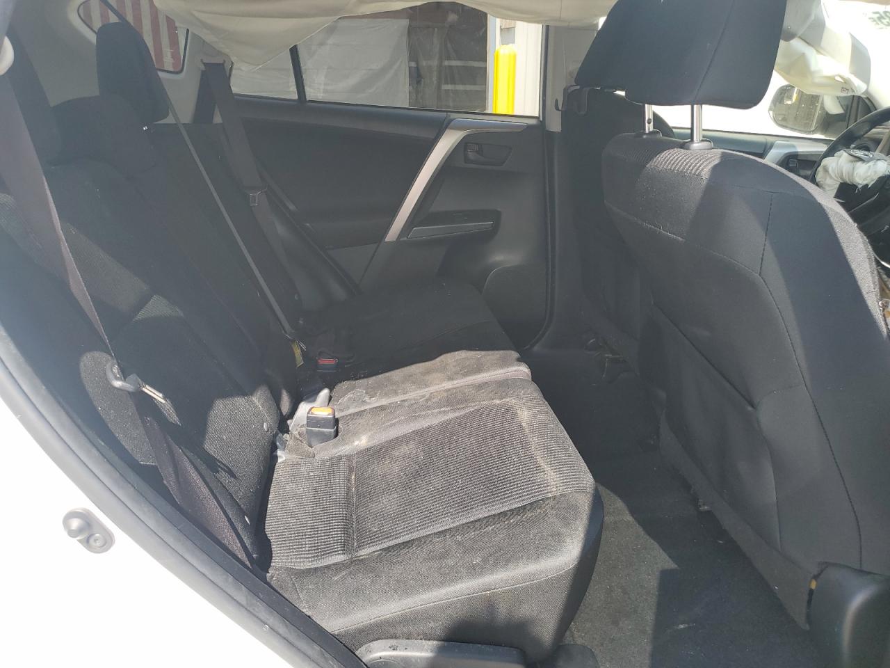 2017 Toyota Rav4 Le VIN: JTMZFREV0HJ700086 Lot: 61445135