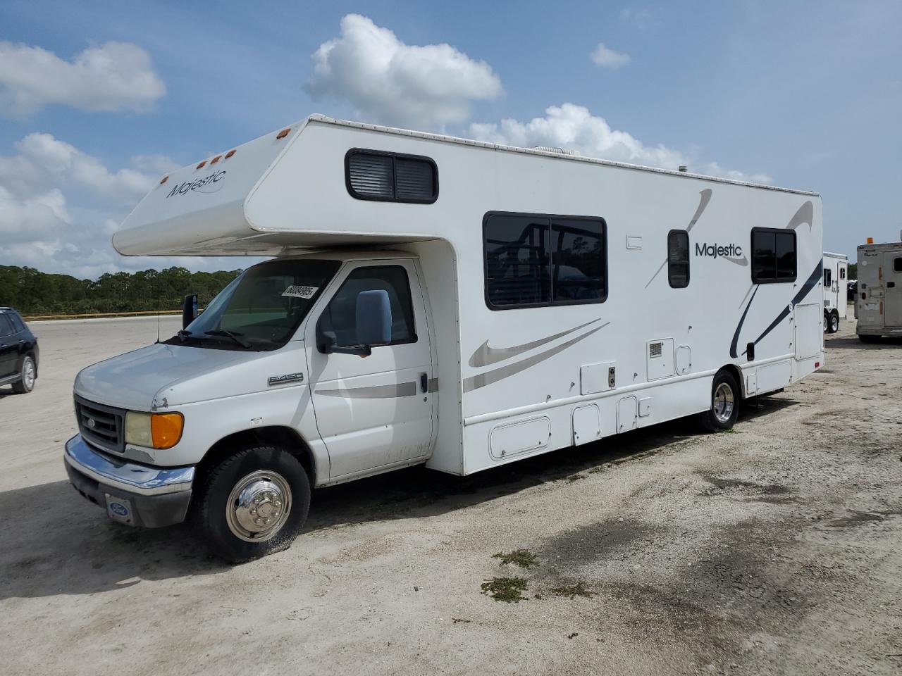 2007 Ford Econoline E450 Super Duty Cutaway Van იყიდება Fort Pierce-ში, FL - Minor Dent/Scratches