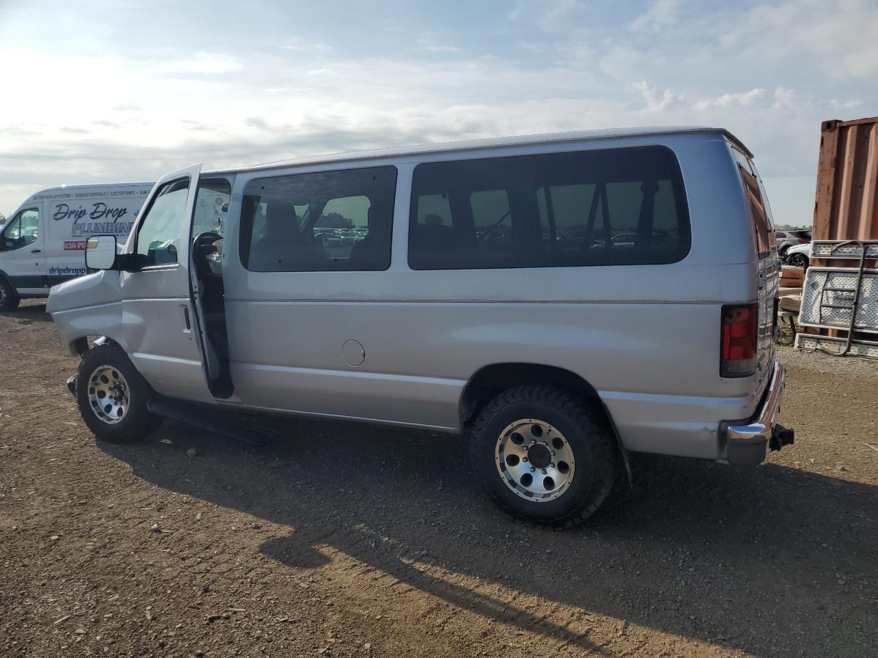 2013 Ford Econoline E350 Super Duty Wagon silver null gas 1FBNE3BL4DDA18973 photo #3