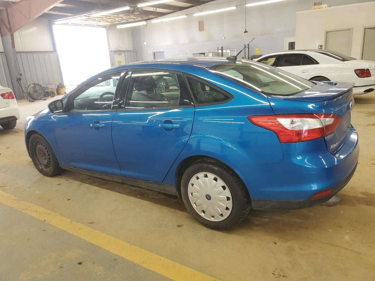 FORD FOCUS 2013 VIN 1FADP3F23DL321404 zdjęcie 2