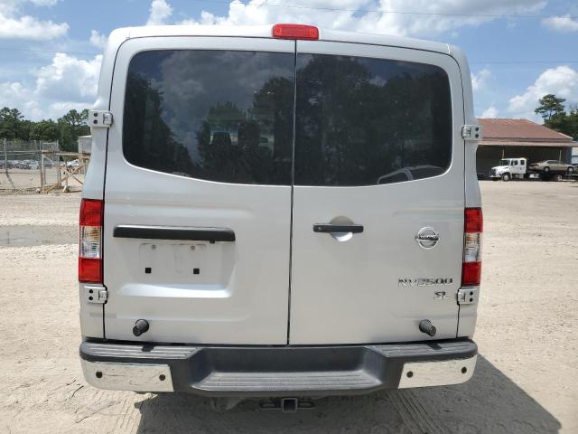  NISSAN NV 2018 Srebrny
