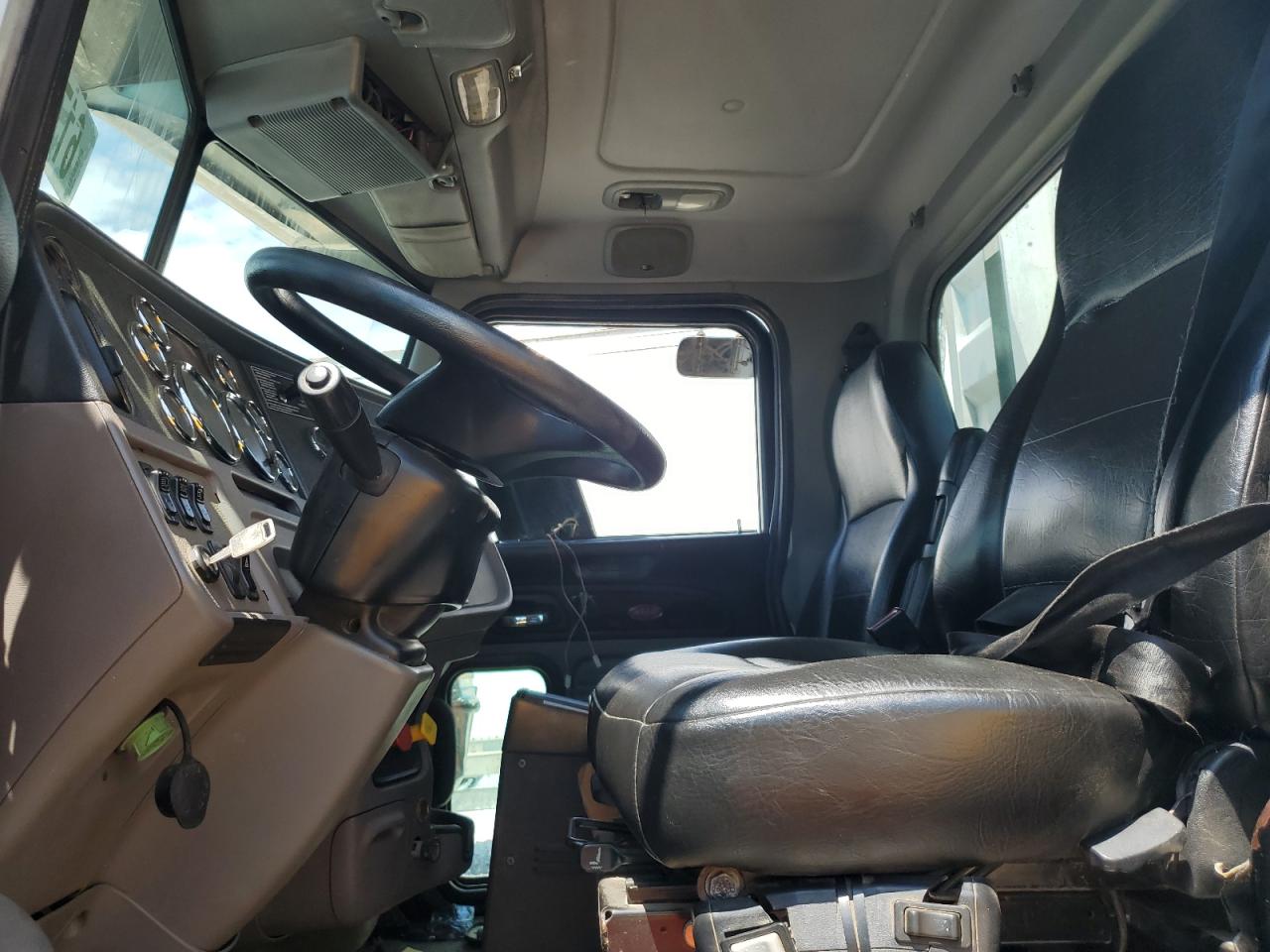 PETERBILT ALL MODELS 2018 VIN 1XPXD49X4JD484693 фото 5