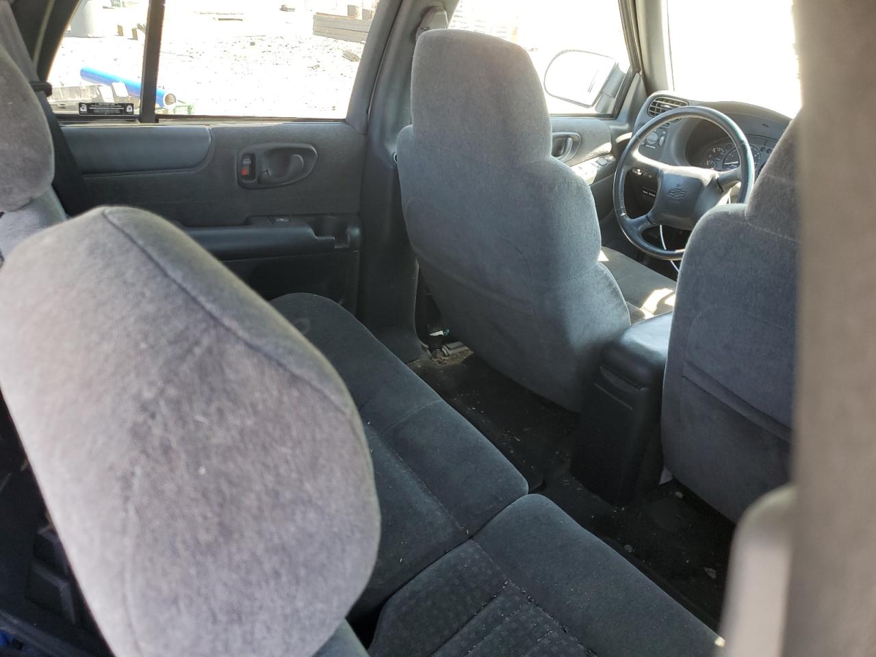 2002 Chevrolet Blazer VIN: 1GNDT13W02K212586 Lot: 63043045