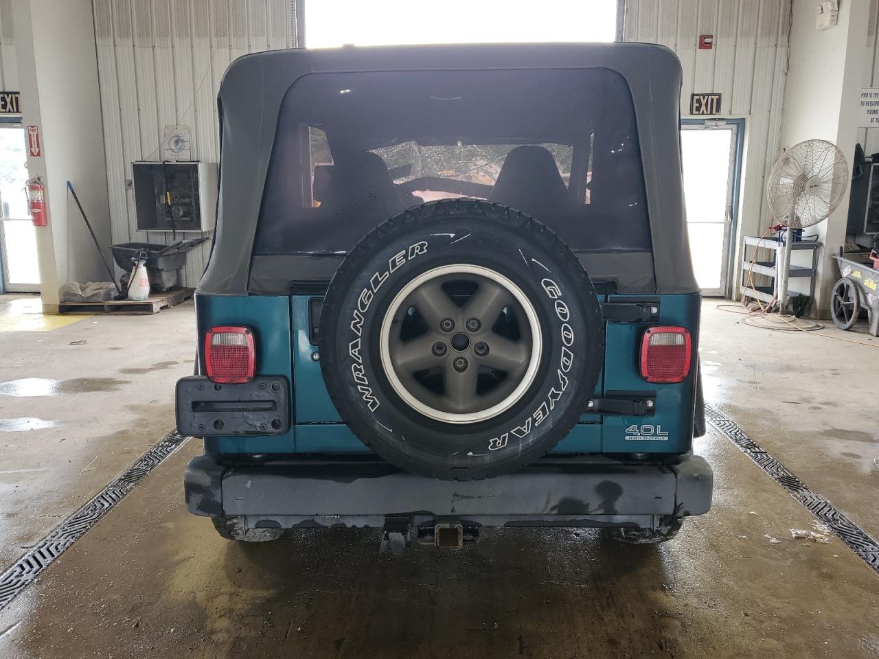 1997 Jeep Wrangler / Tj Sport VIN: 1J4FY19SXVP537075 Lot: 61389915