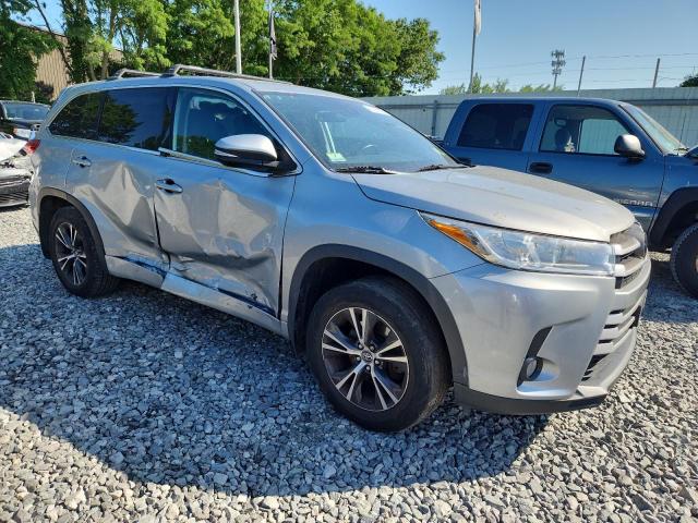  TOYOTA HIGHLANDER 2018 Серебристый