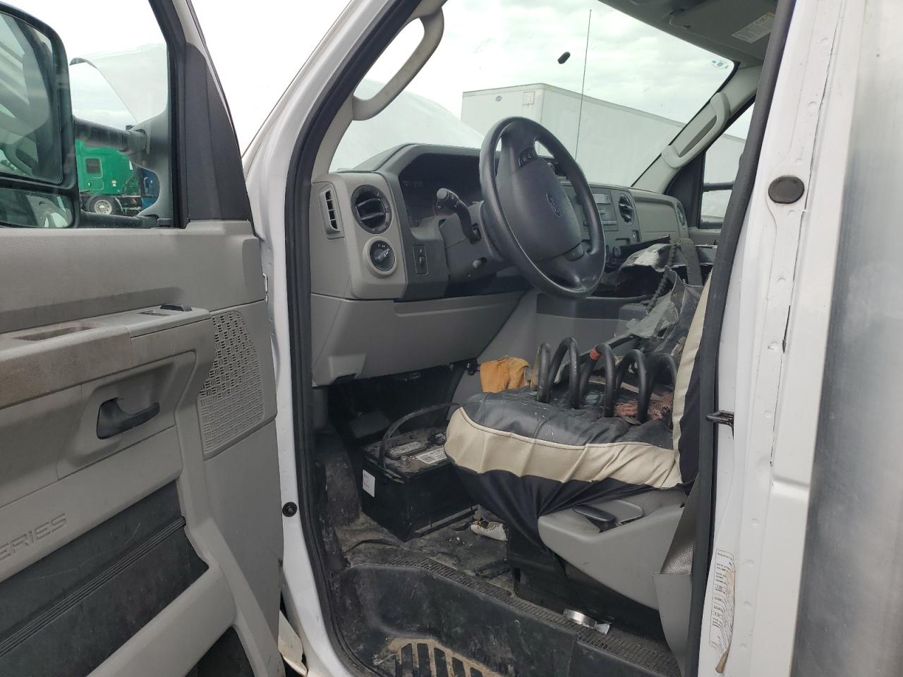 2019 Ford Econoline E350 Super Duty Cutaway Van VIN: 1FDWE3F60KDC29360 Lot: 62153815