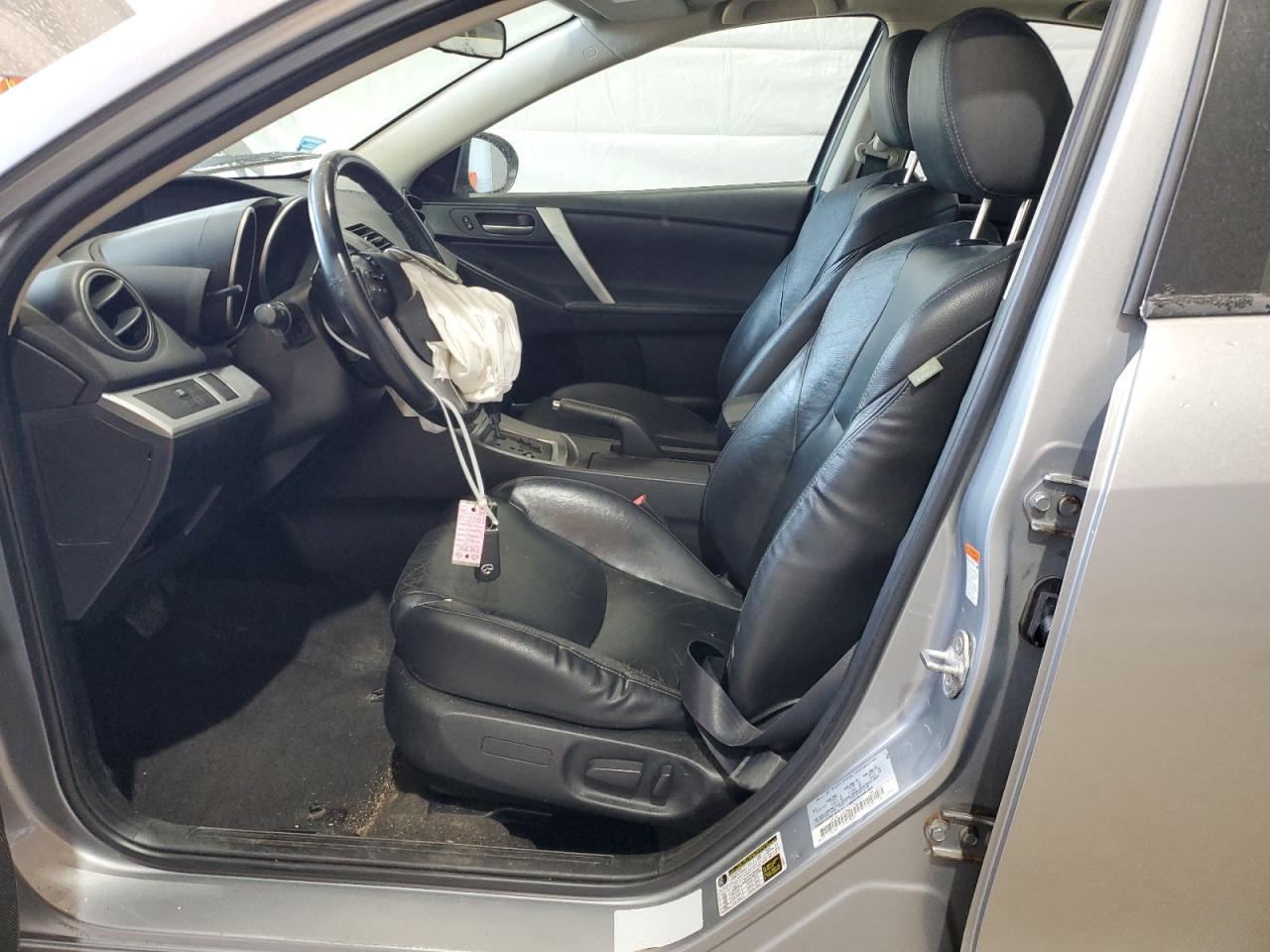 2011 Mazda 3 S VIN: JM1BL1W61B1386393 Lot: 62463915