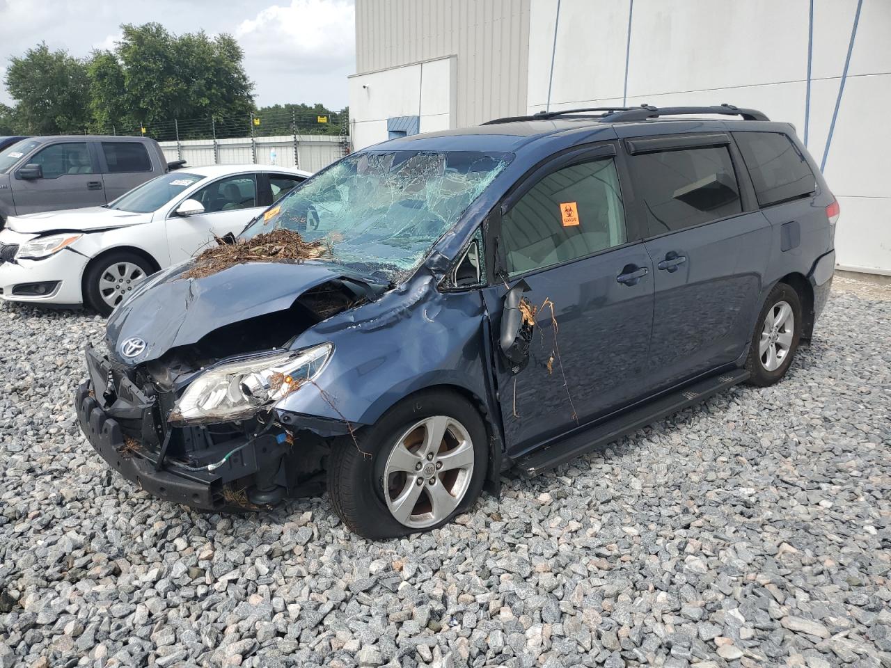 2013 Toyota Sienna Le zu verkaufen in Apopka, FL - All Over