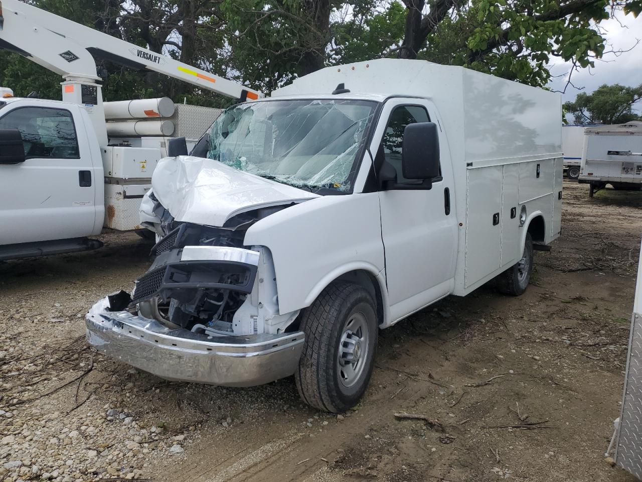 2022 Chevrolet Express G3500 na sprzedaż w Wichita, KS - Front End