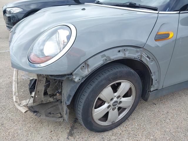 2017 MINI COOPER 