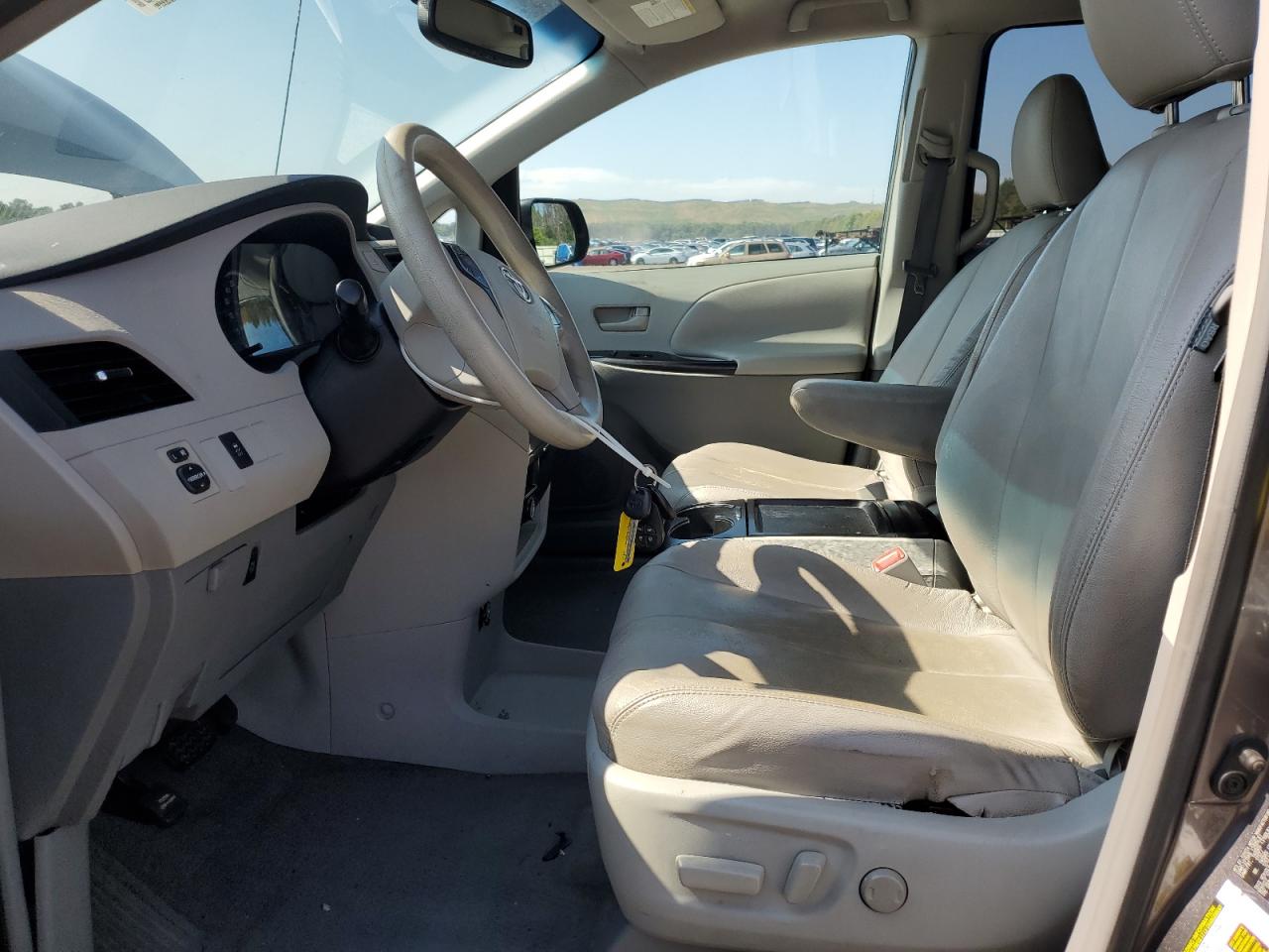 2011 Toyota Sienna Le VIN: 5TDKK3DC2BS085366 Lot: 62728345