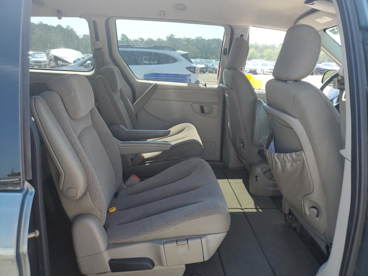 2007 Chrysler Town & Country Lx VIN: 2A4GP44RX7R235428 Lot: 62664055