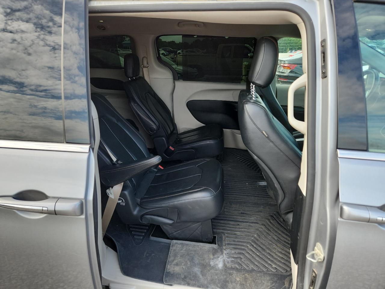 2019 Chrysler Pacifica Touring L VIN: 2C4RC1BG1KR680773 Lot: 62576765