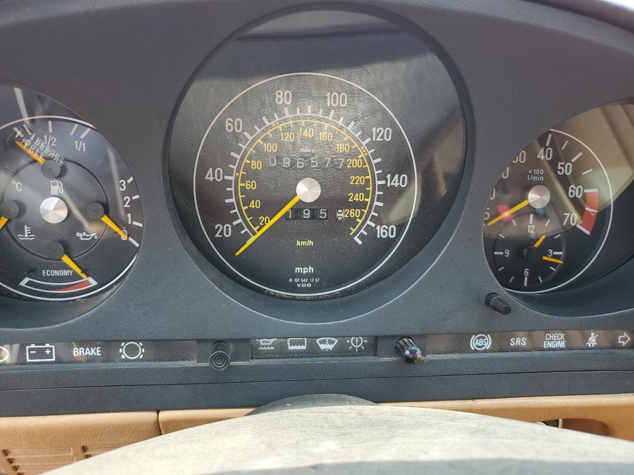1989 Mercedes-Benz 560 Sl VIN: WDBBA48D0KA104374 Lot: 61547645