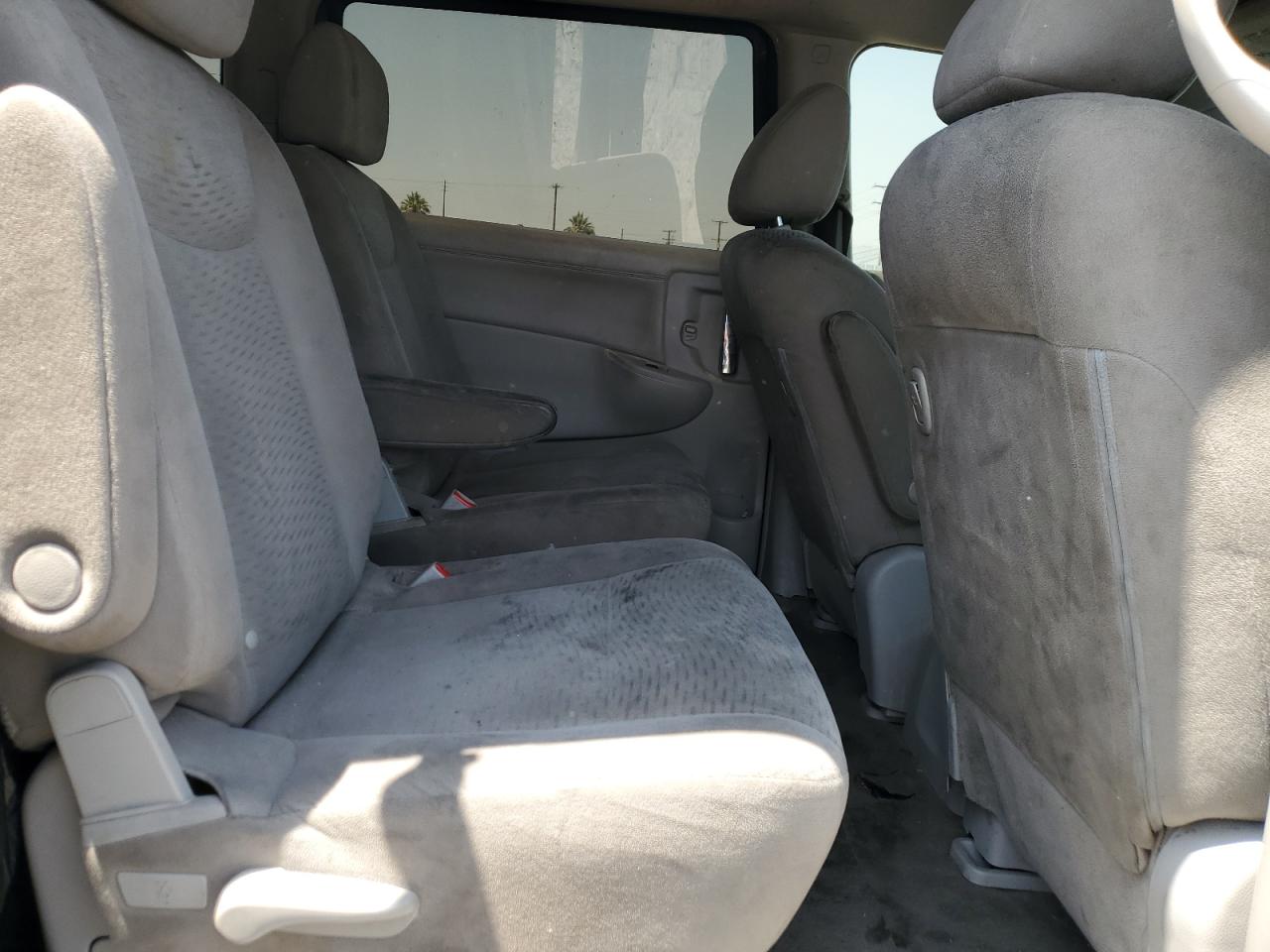 2015 Nissan Quest S VIN: JN8AE2KP9F9132372 Lot: 61830085