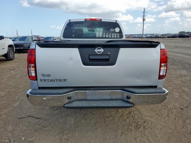 Пікапи NISSAN FRONTIER 2014 Сріблястий