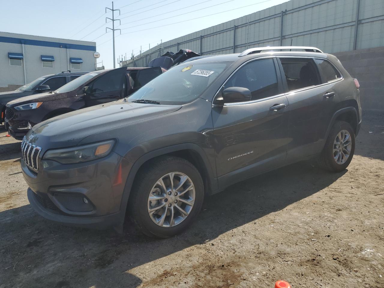 2019 Jeep Cherokee Latitude Plus for Sale in Albuquerque, NM - Vandalism