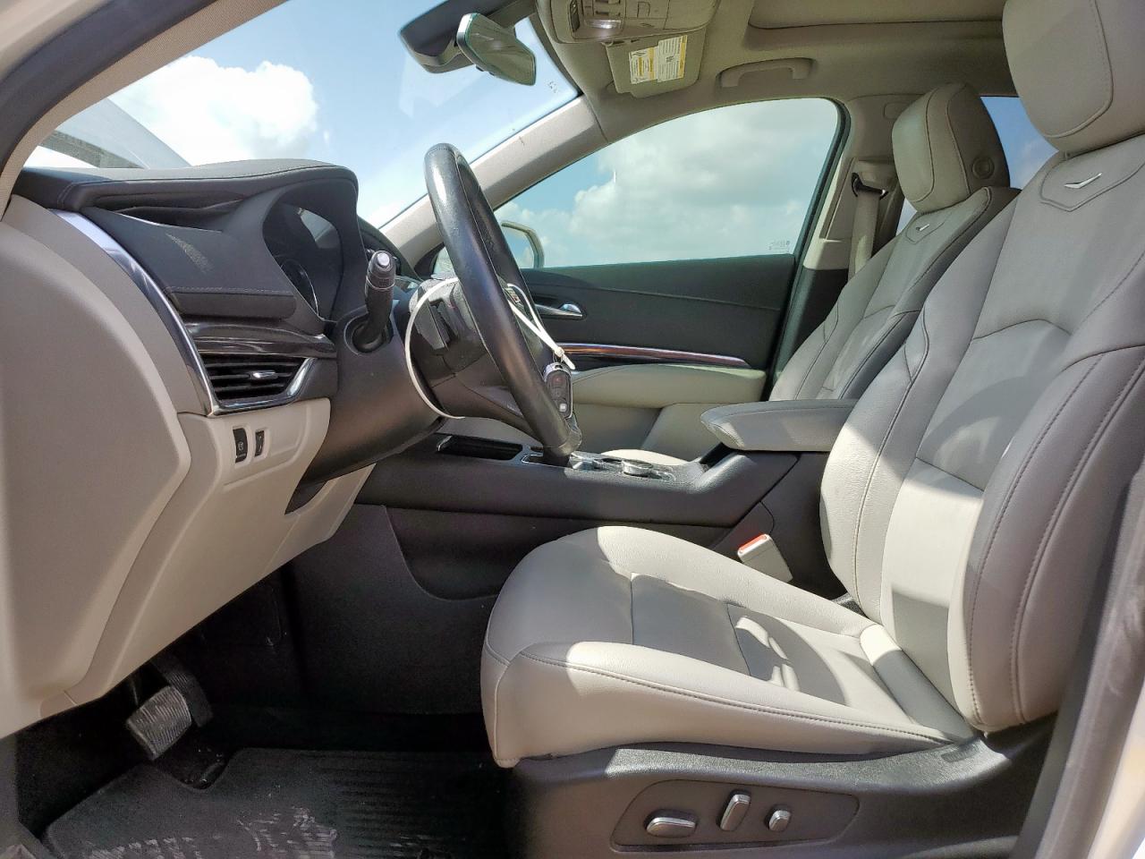 2020 Cadillac Xt4 Luxury VIN: 1GYAZAR40LF070616 Lot: 61146855
