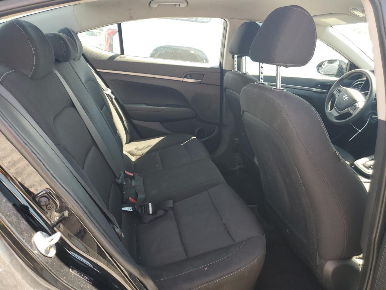 HYUNDAI ELANTRA 2018 VIN 5NPD74LF1JH395475 фото 10