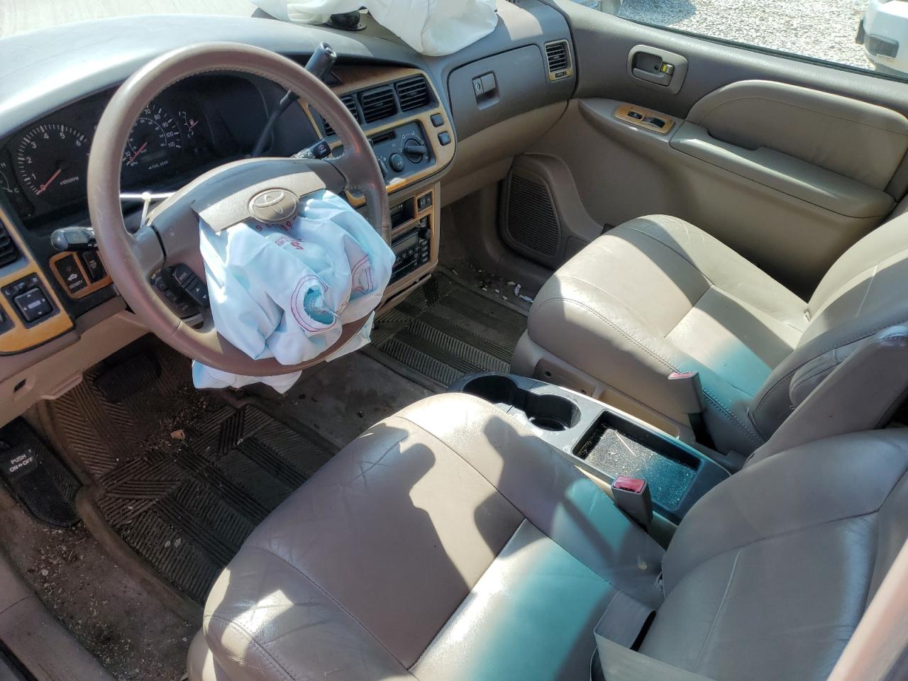 2000 Toyota Sienna Le VIN: 4T3ZF13C3YU292655 Lot: 62398825