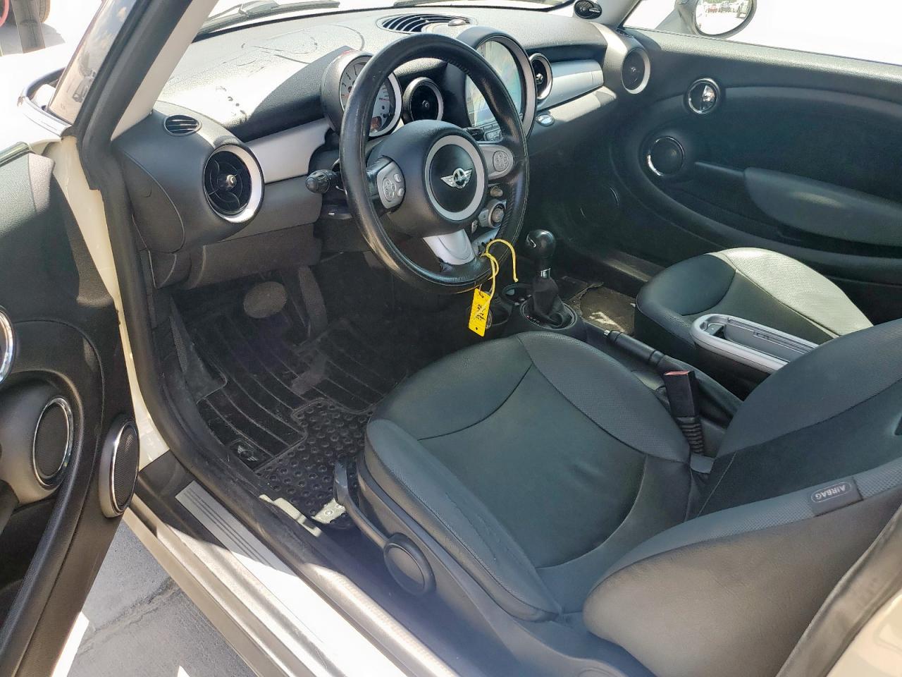 2010 Mini Cooper VIN: WMWMF3C52ATZ66811 Lot: 62948155