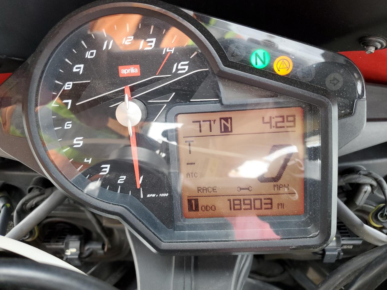 2015 Aprilia Rsv4 R VIN: ZD4RKUA44FS000627 Lot: 59928445