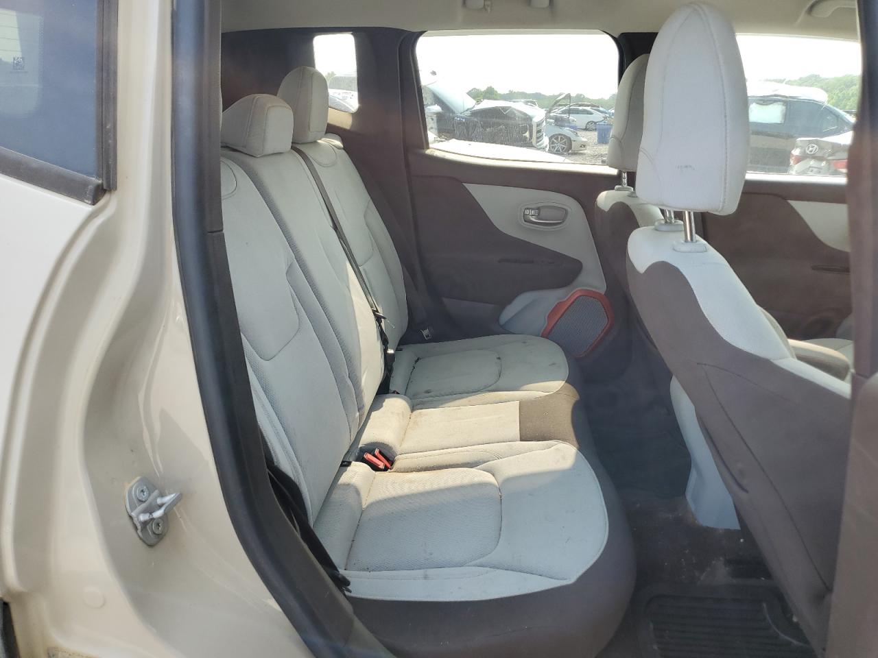 2015 Jeep Renegade Latitude VIN: ZACCJABT3FPB93240 Lot: 59110655