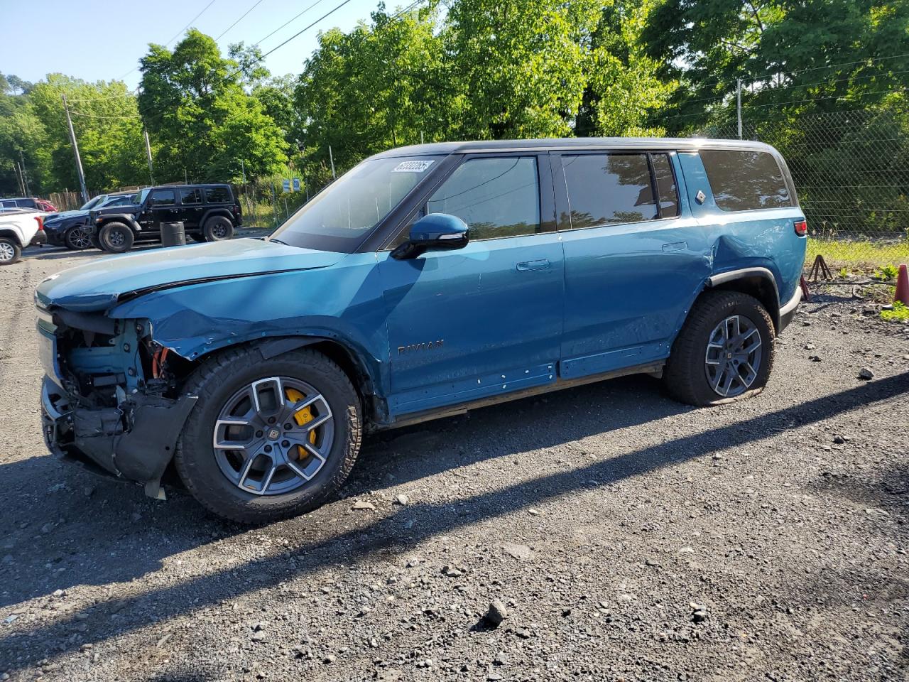 2025 Rivian R1S Premium