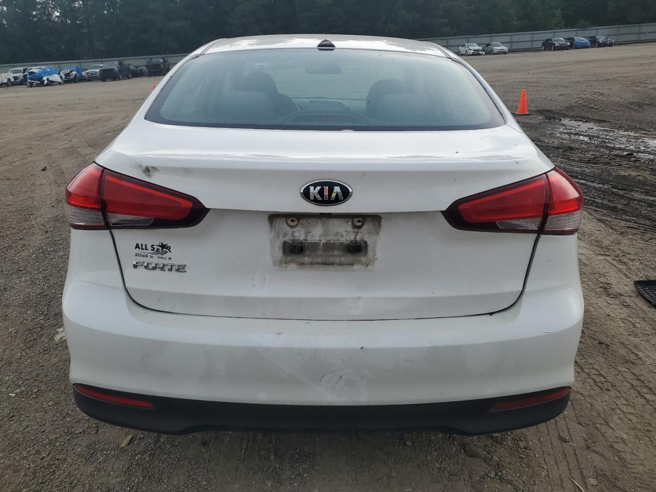 2017 Kia Forte Lx VIN: 3KPFL4A7XHE012180 Lot: 62584295