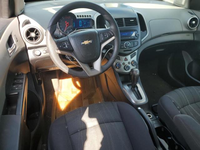 Hatchbacks CHEVROLET SONIC 2015 Biały