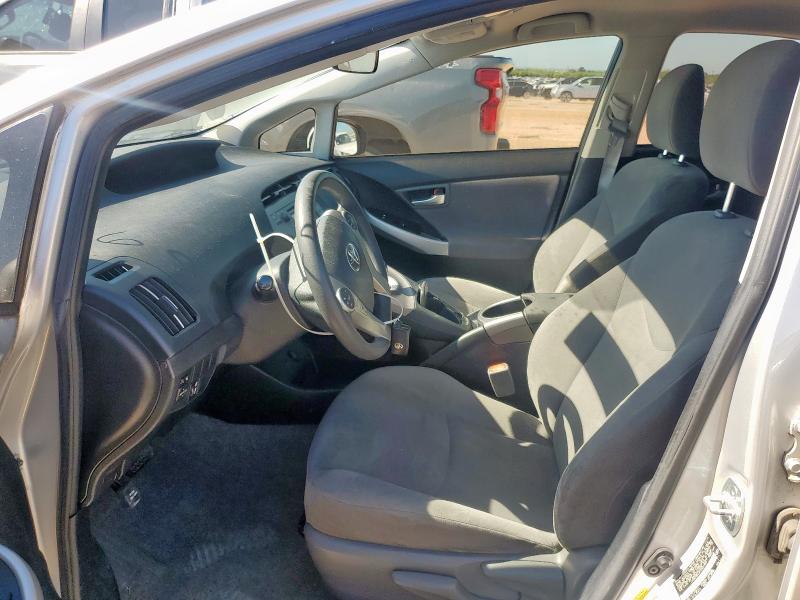  TOYOTA PRIUS 2015 Серебристый
