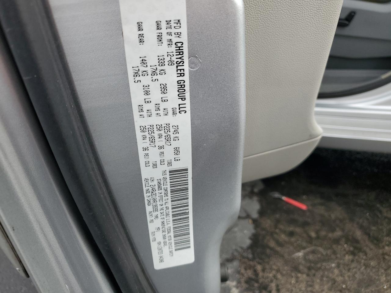 2010 Volkswagen Routan Se VIN: 2V4RW3D10AR199395 Lot: 59429845