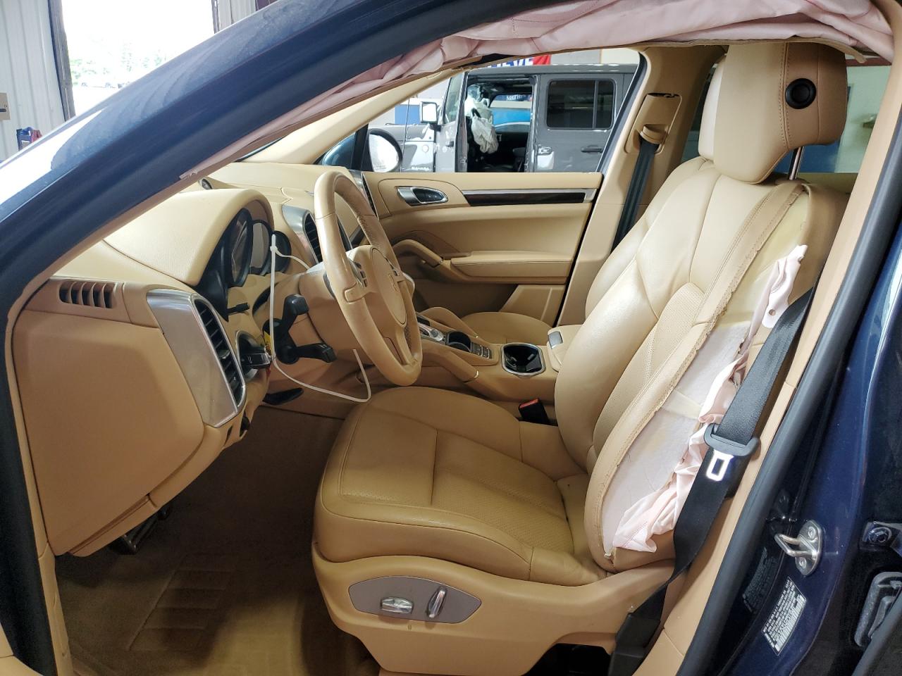 2013 Porsche Cayenne S Hybrid VIN: WP1AE2A24DLA15881 Lot: 61394285