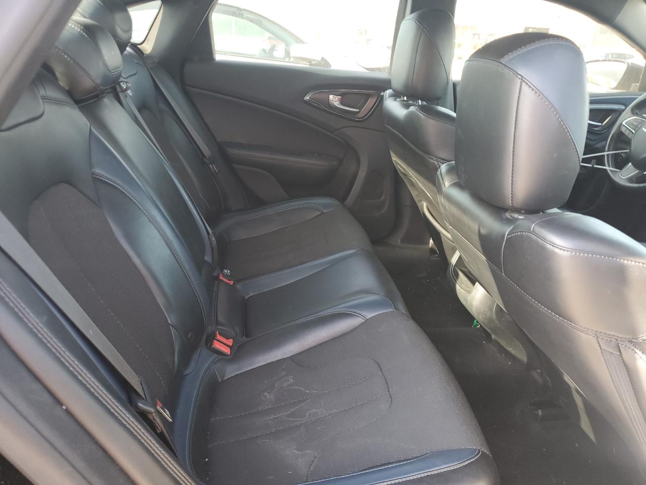 2015 Chrysler 200 S VIN: 1C3CCCBG0FN706689 Lot: 62390755
