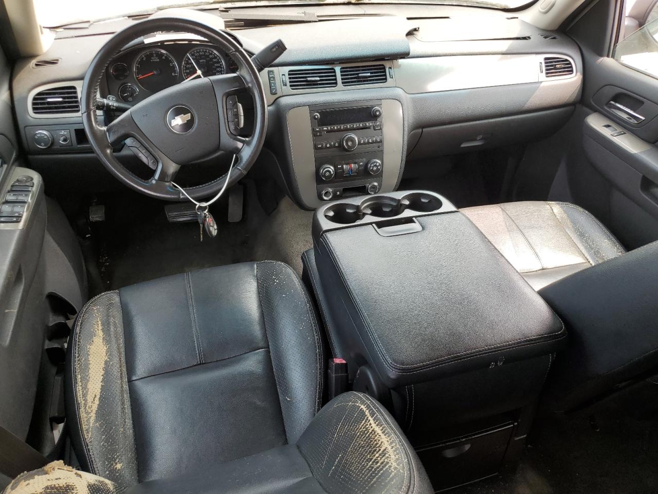 2010 Chevrolet Suburban C1500 Ls VIN: 1GNUCHE00AR127870 Lot: 58089215