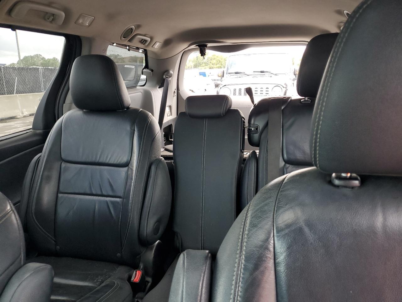 TOYOTA SIENNA 2016 VIN 5TDXK3DC4GS749888 фото 10