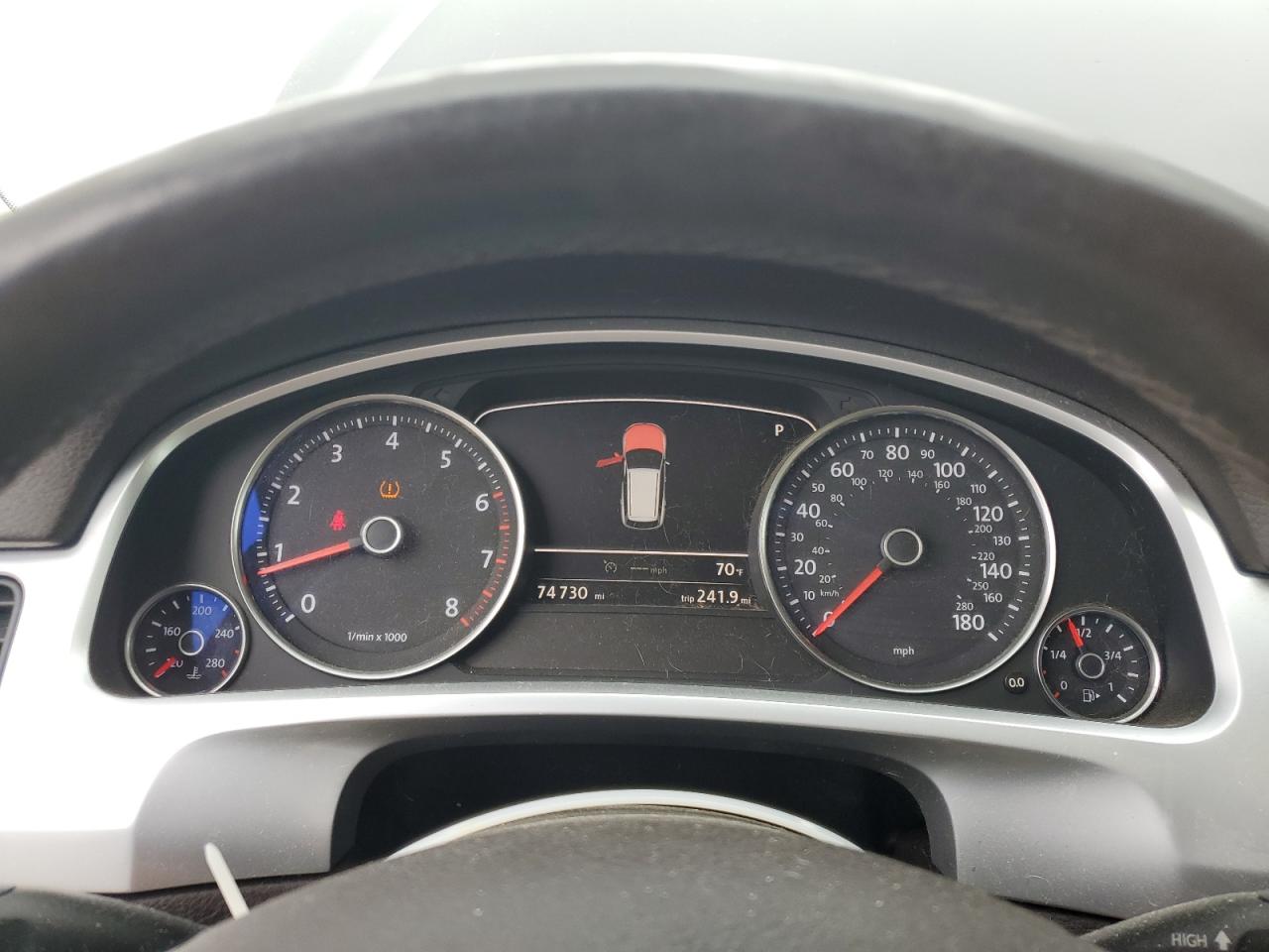 2013 Volkswagen Touareg V6 VIN: WVGEF9BP5DD000587 Lot: 62631575